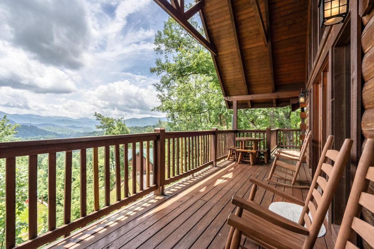Closer To Home Gatlinburg Exterior photo