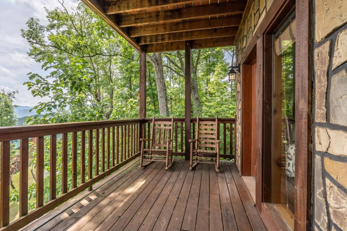 Closer To Home Gatlinburg Exterior photo